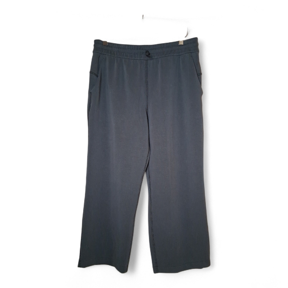 Lululemon Women's Black Softstreme High-Rise Straight-Leg Cropped 24" Pant 10
